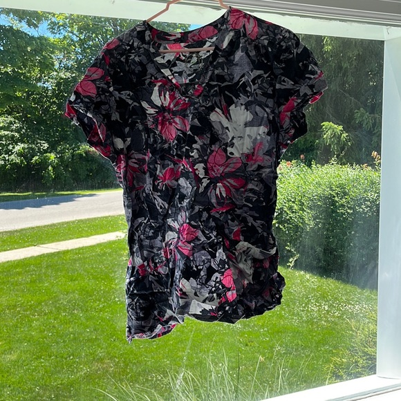 Women’s scrub top - Picture 1 of 1